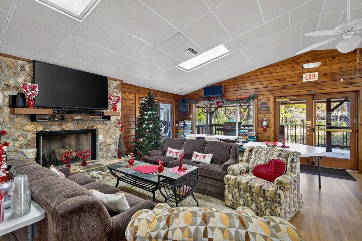 Image 41 of 58 For 33 Lakepoint Circle