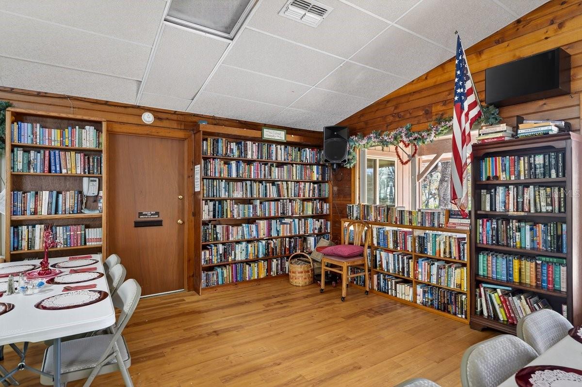 Image 42 of 58 For 33 Lakepoint Circle