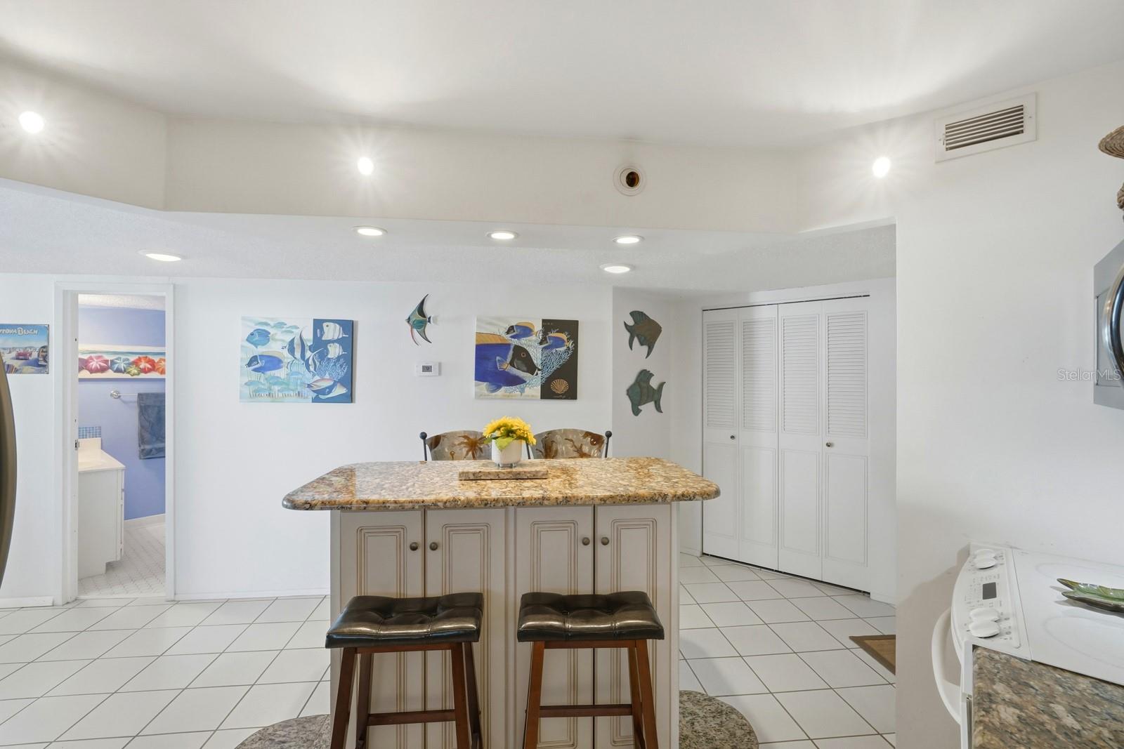 Image 10 of 47 For 925 Halifax Avenue 903