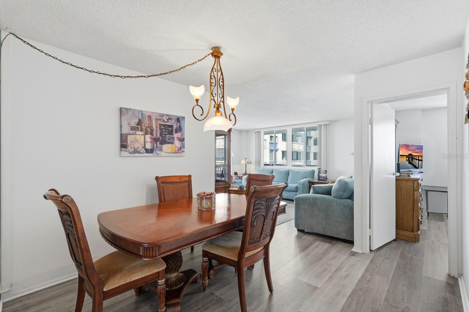 Image 11 of 47 For 925 Halifax Avenue 903