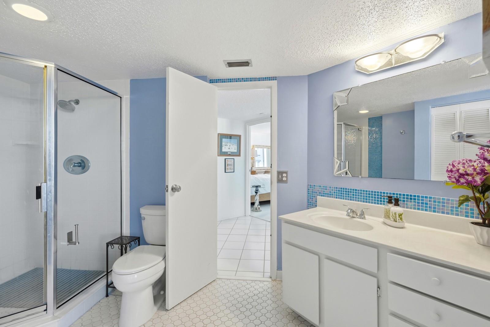 Image 22 of 47 For 925 Halifax Avenue 903