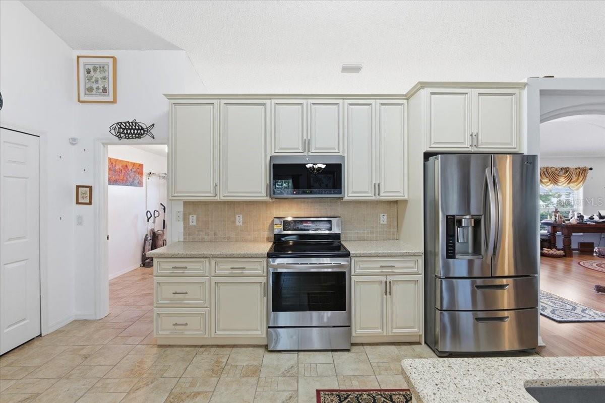 Image 12 of 44 For 64 Belvedere Lane