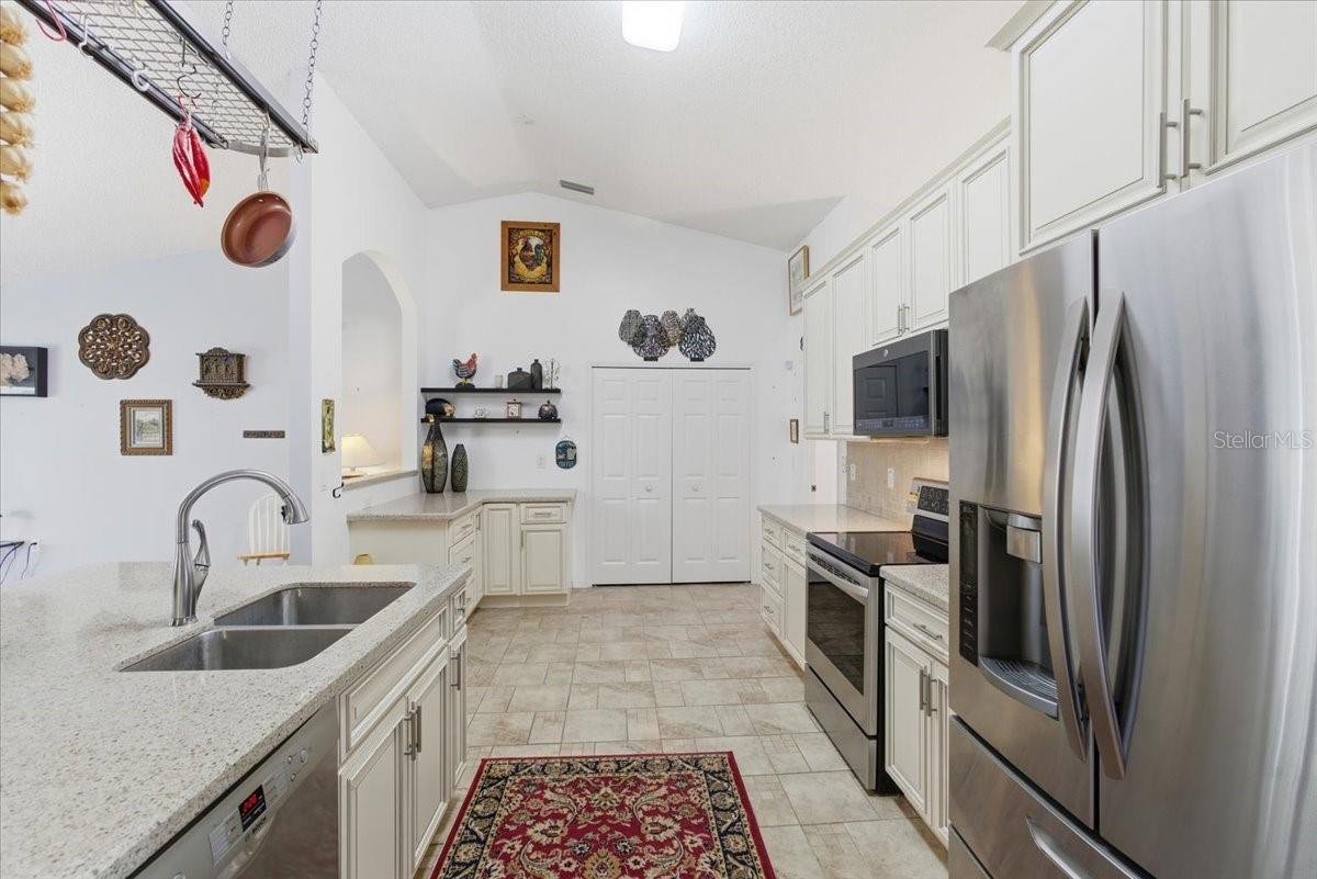 Image 8 of 44 For 64 Belvedere Lane