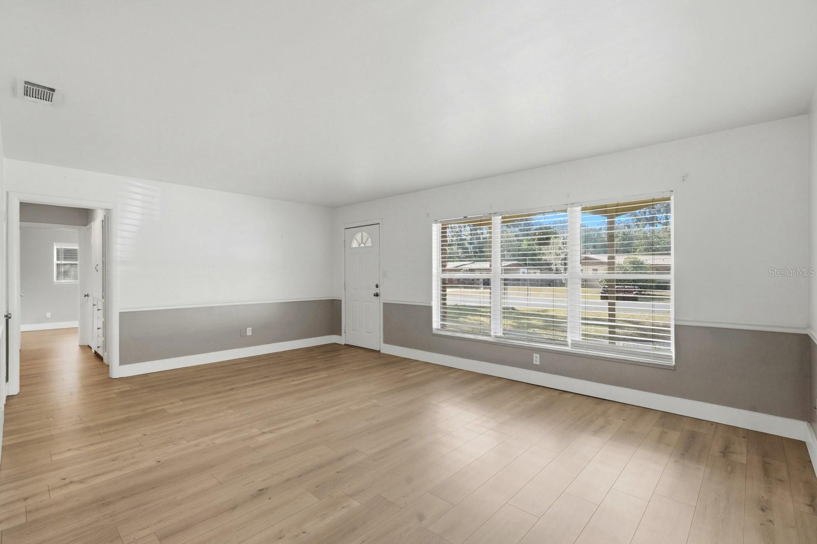 Image 10 of 44 For 133 Crestwood Avenue