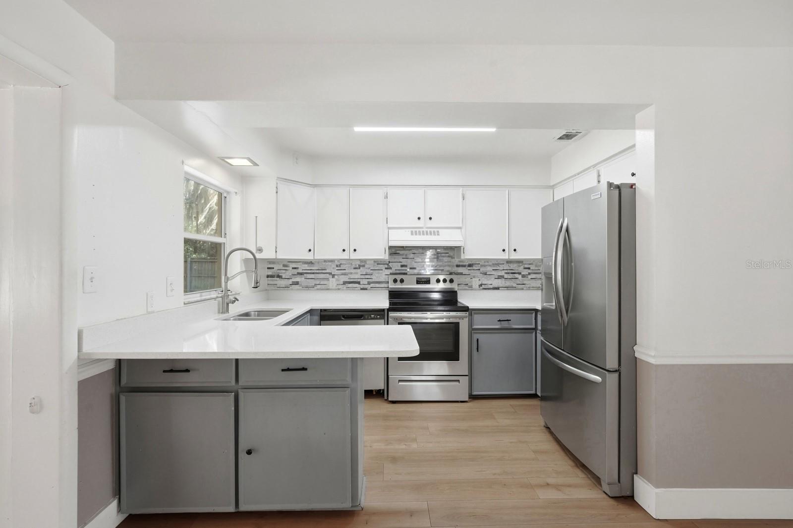 Image 12 of 44 For 133 Crestwood Avenue