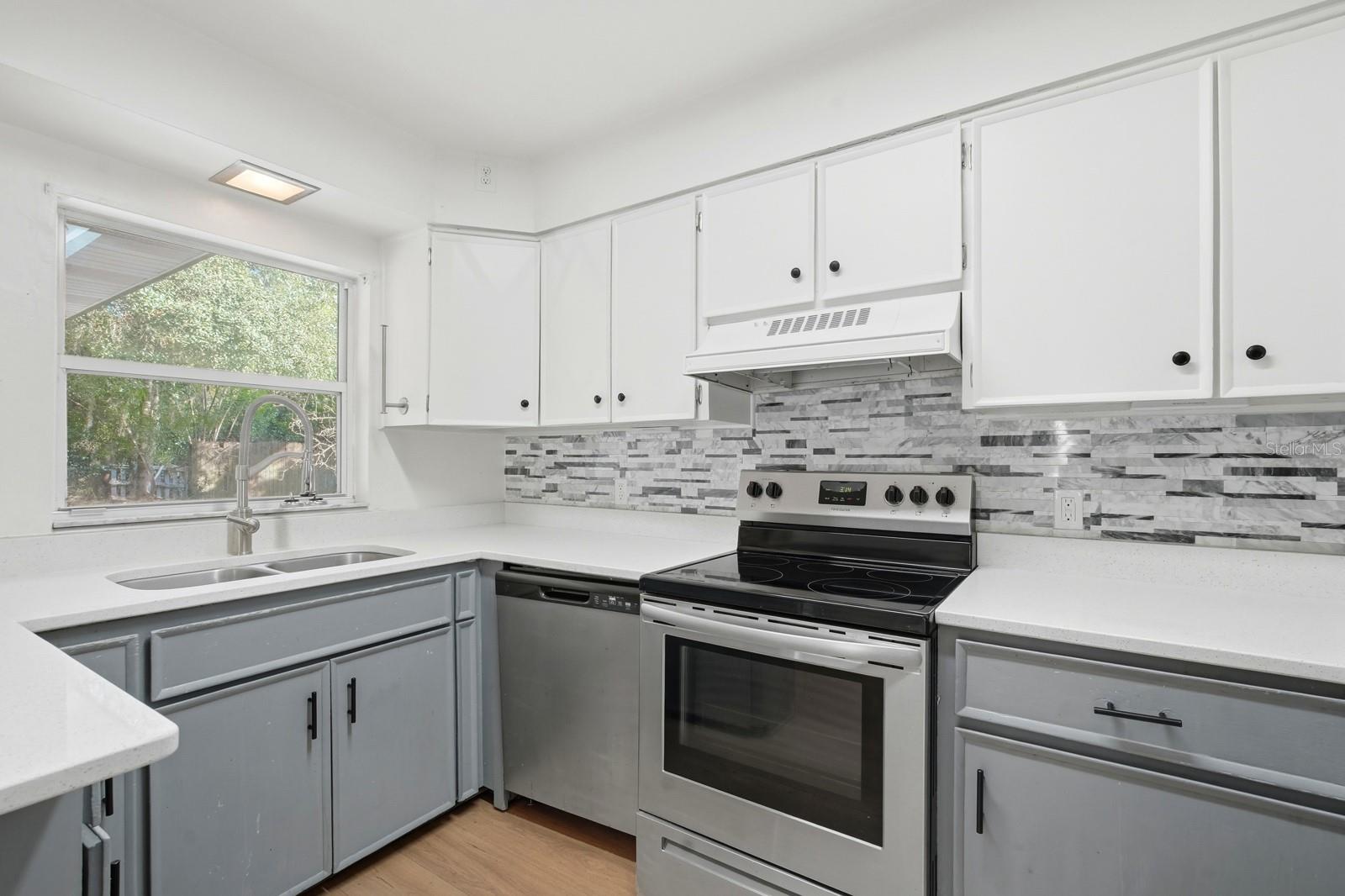 Image 13 of 44 For 133 Crestwood Avenue