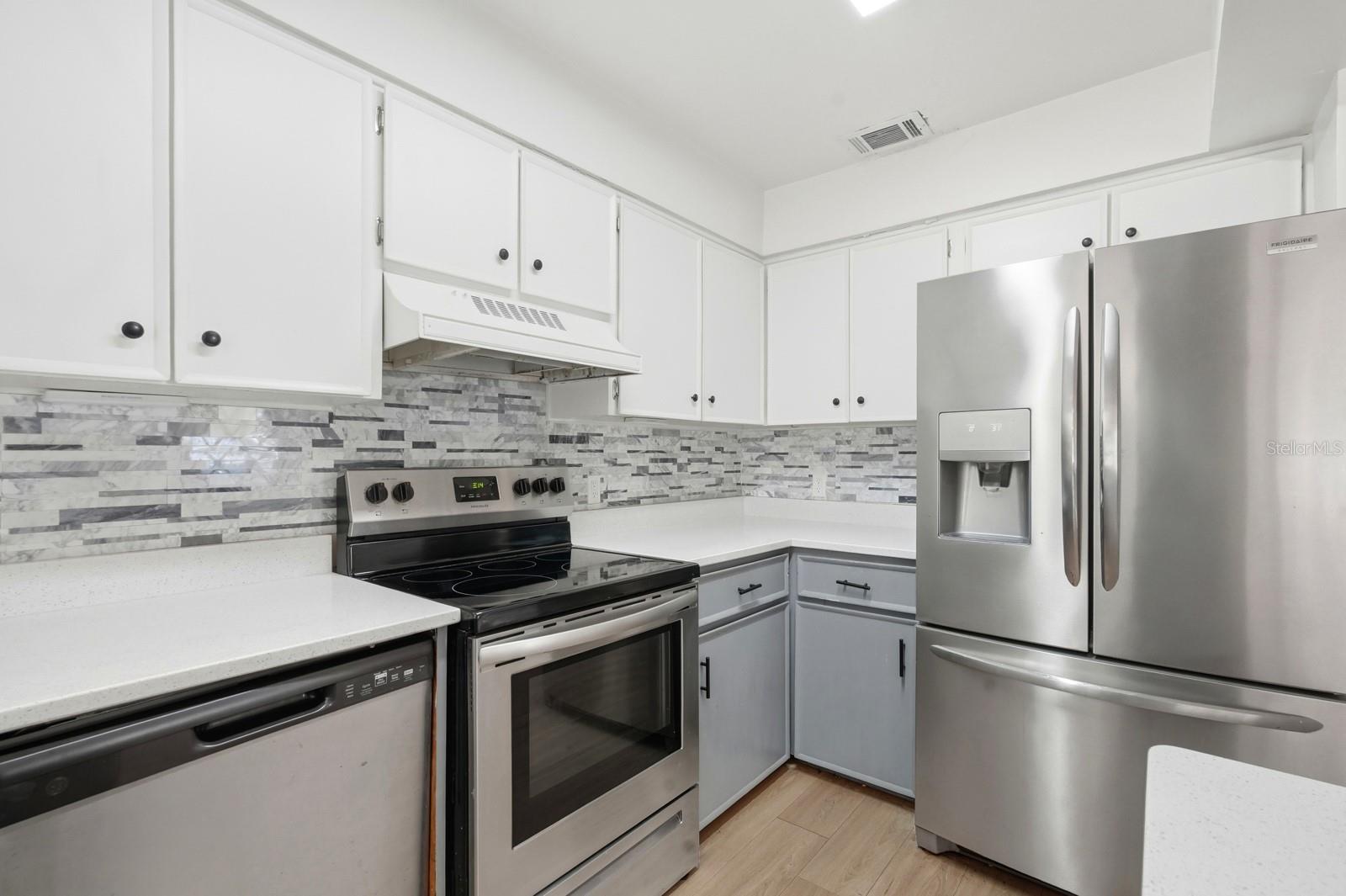 Image 14 of 44 For 133 Crestwood Avenue