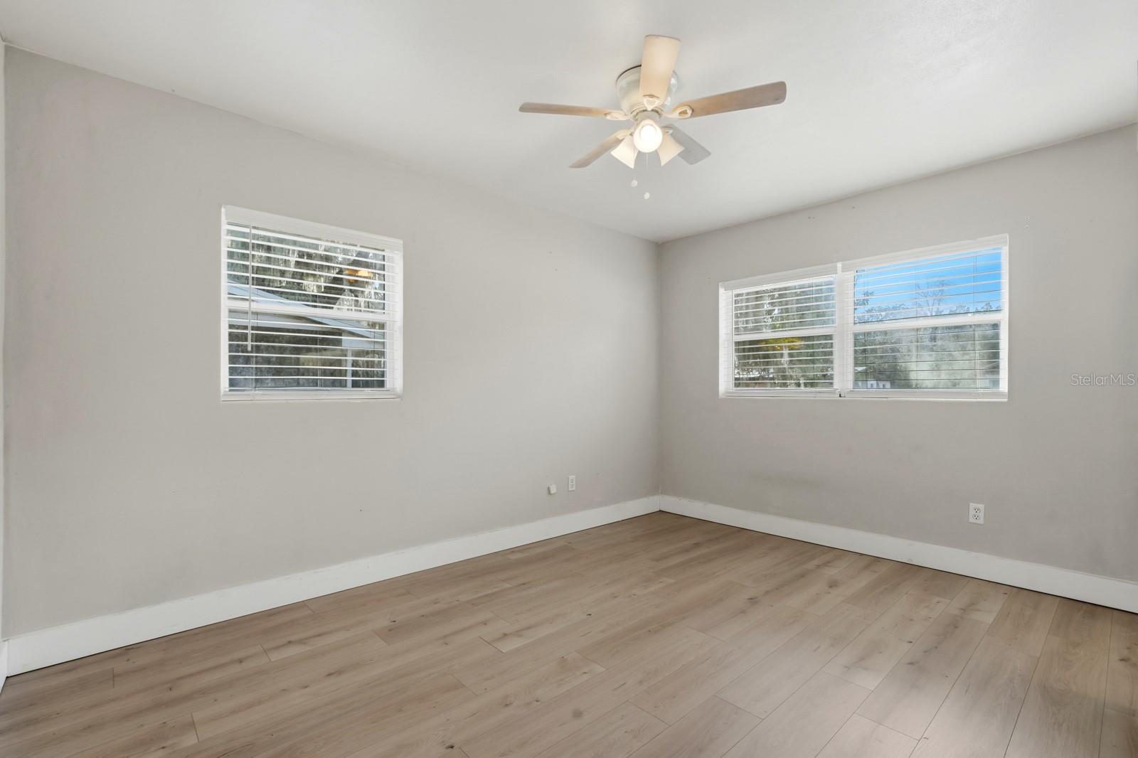 Image 17 of 44 For 133 Crestwood Avenue