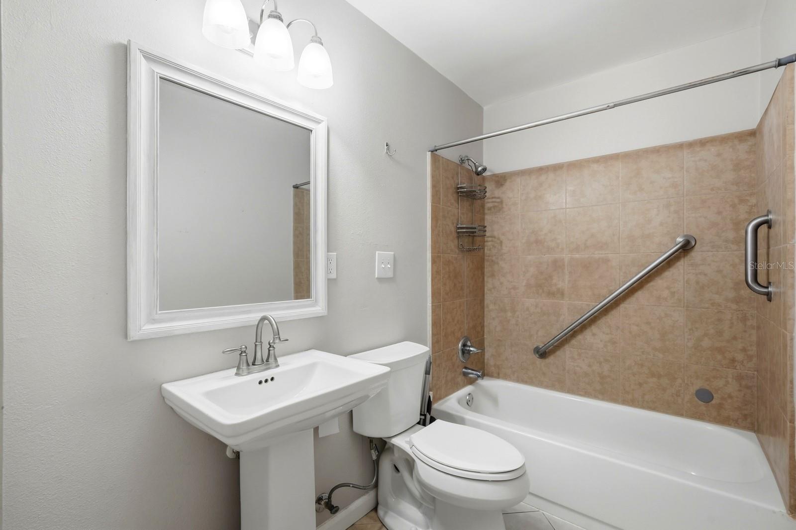 Image 22 of 44 For 133 Crestwood Avenue