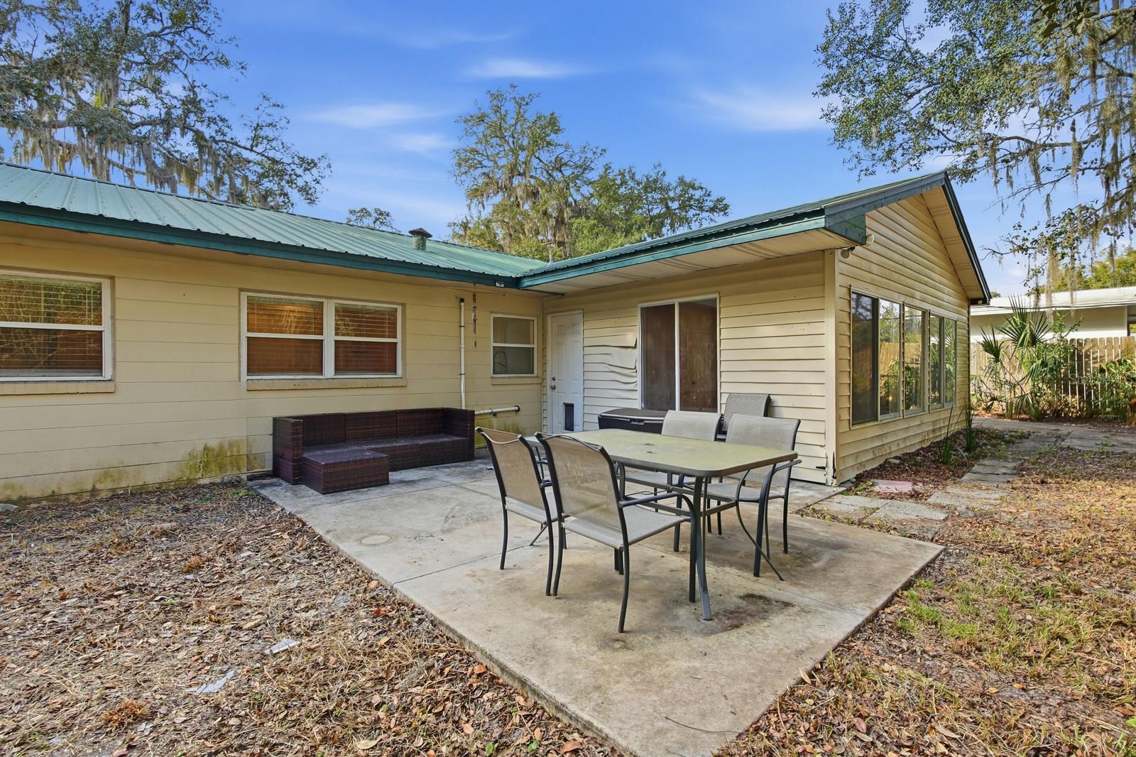 Image 34 of 44 For 133 Crestwood Avenue