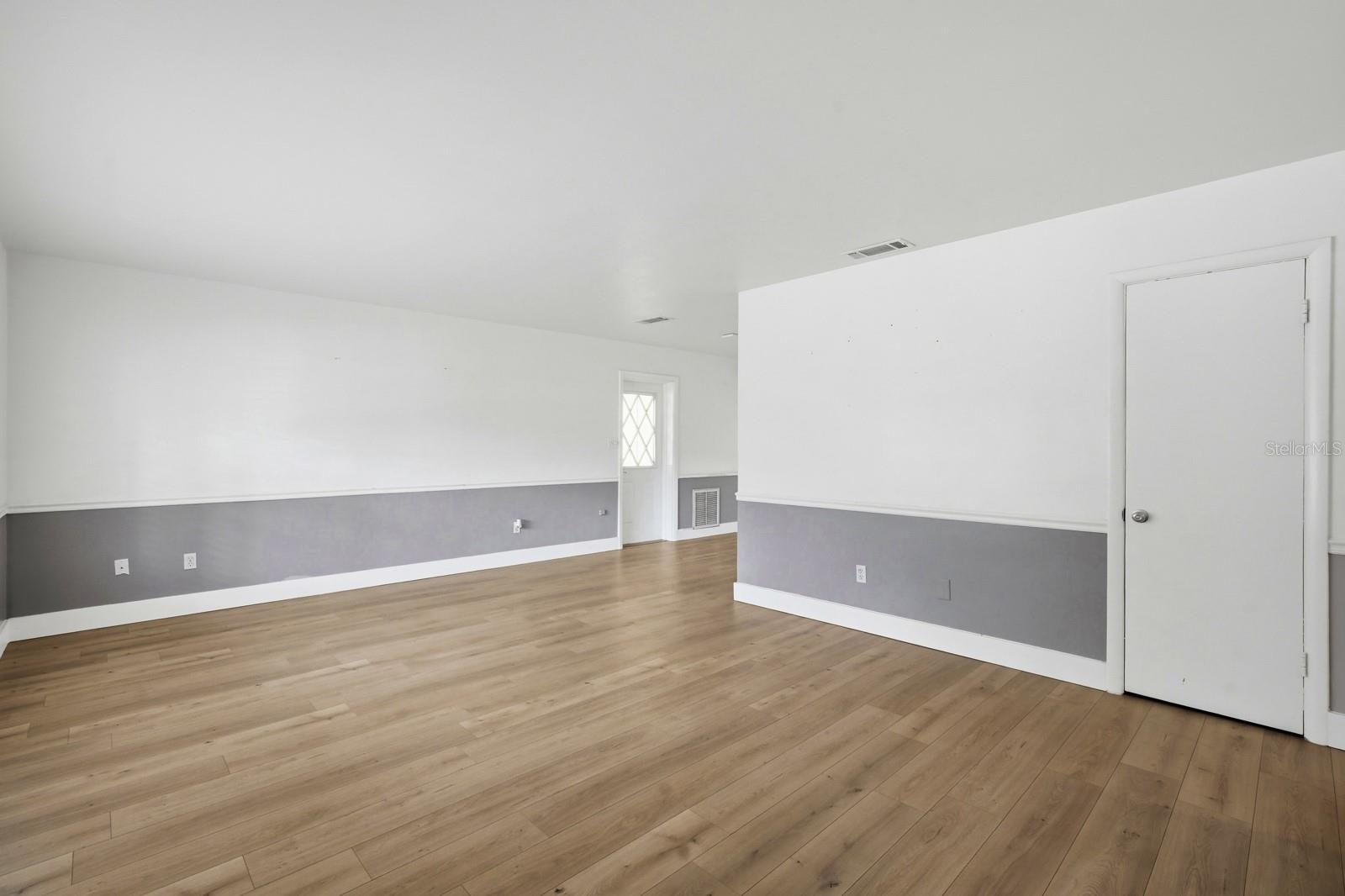 Image 8 of 44 For 133 Crestwood Avenue