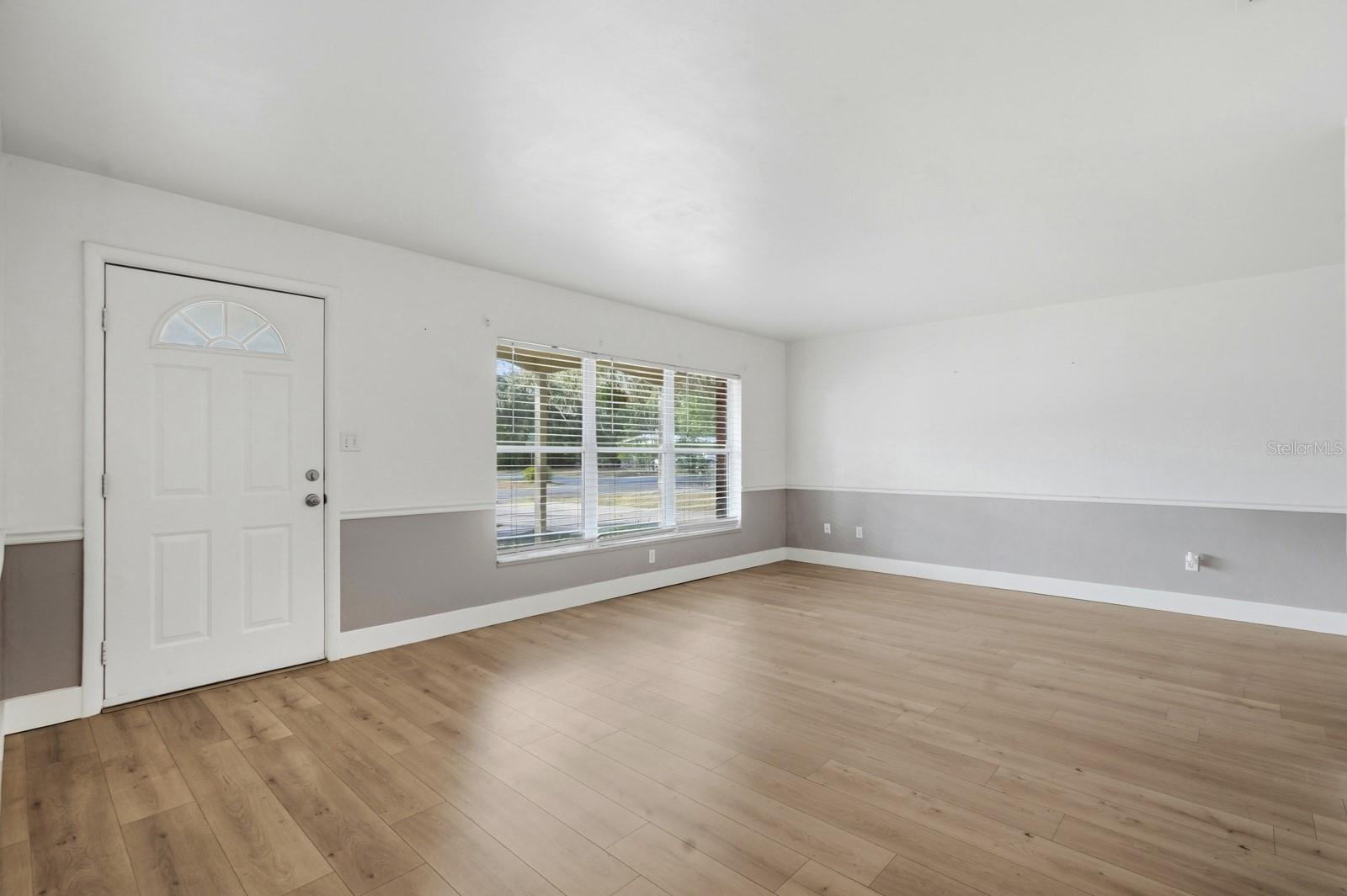 Image 9 of 44 For 133 Crestwood Avenue