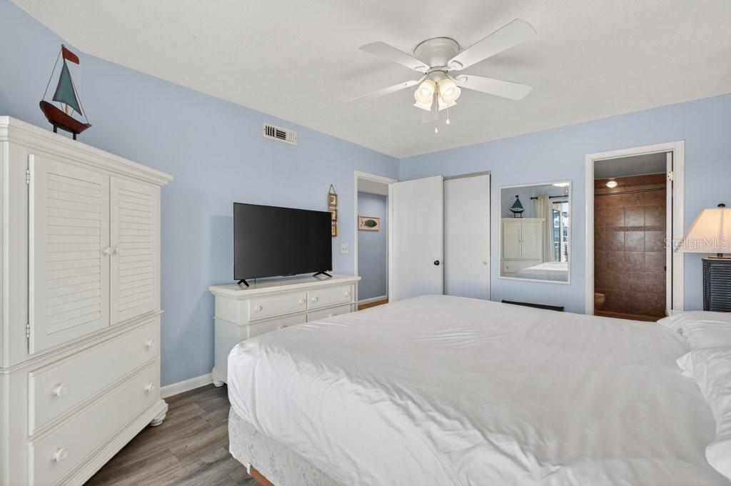 Image 30 of 33 For 4670 A1a S 2411