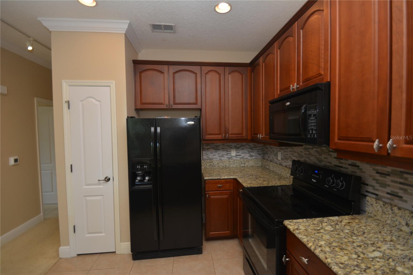 Image 13 of 43 For 190 Riverview Bend S 1024