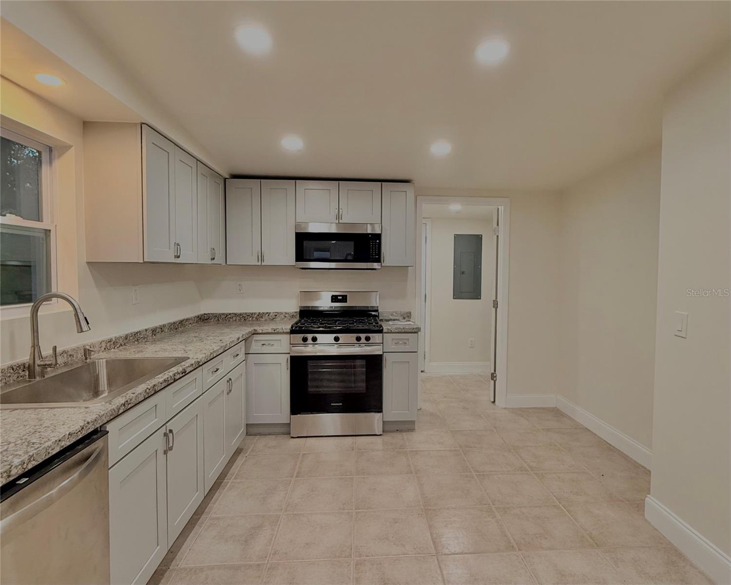 Image 13 of 42 For 3015 13th Drive