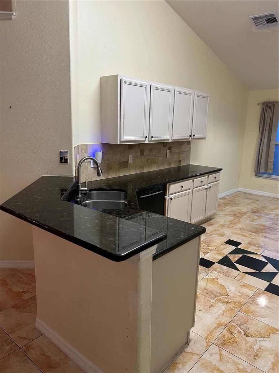 Image 15 of 19 For 7903 Oakstone Court