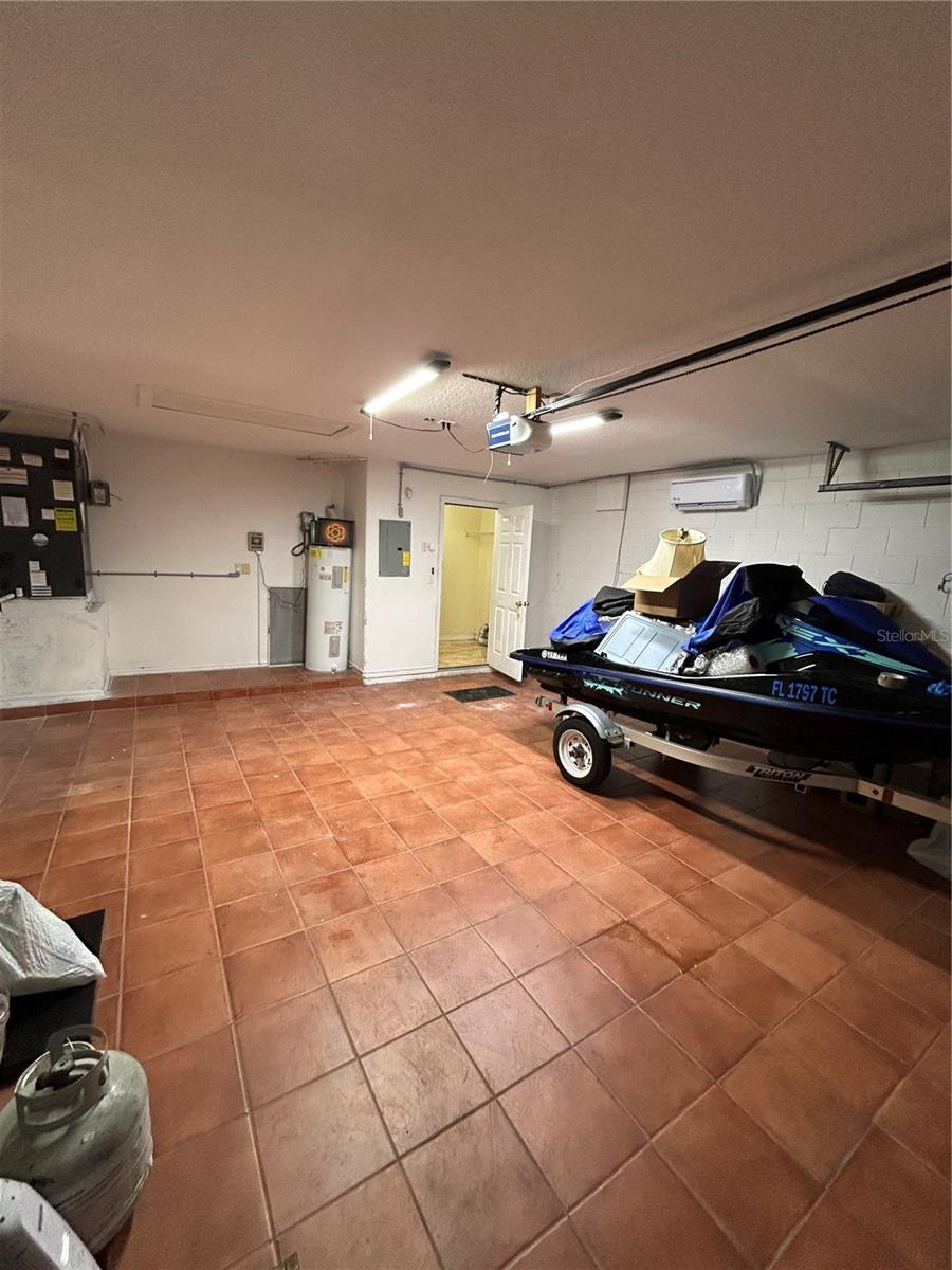 Image 17 of 19 For 7903 Oakstone Court