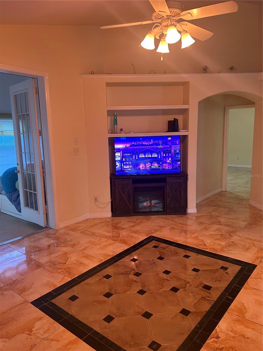 Image 4 of 19 For 7903 Oakstone Court