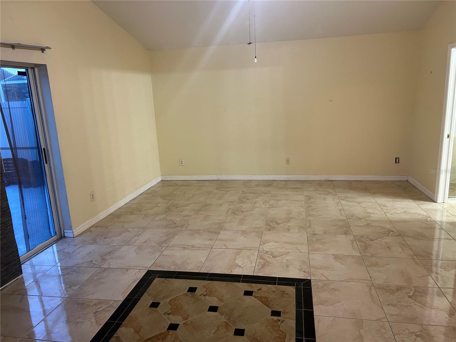 Image 6 of 19 For 7903 Oakstone Court