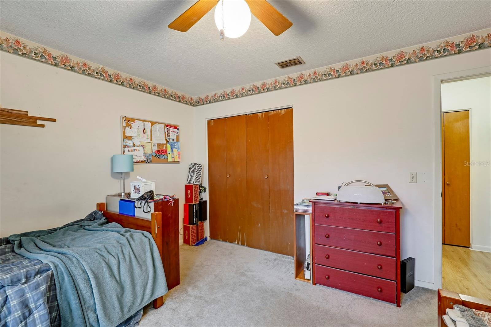 Image 11 of 28 For 531 Loring Avenue