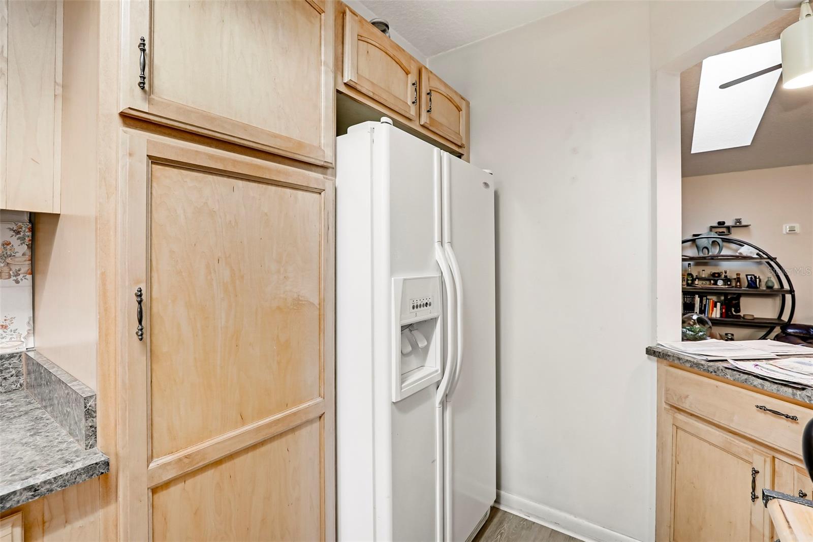 Image 20 of 28 For 531 Loring Avenue