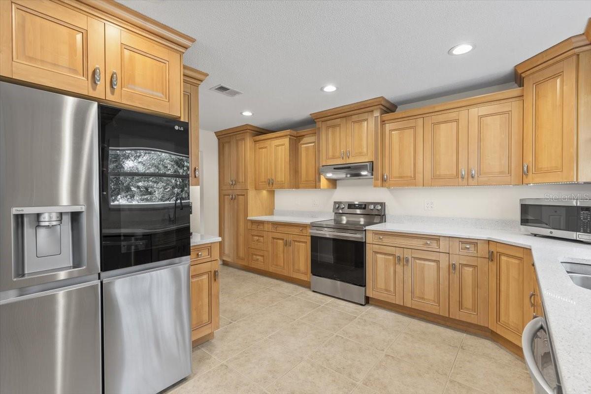 Image 12 of 49 For 31 Brookwood Drive