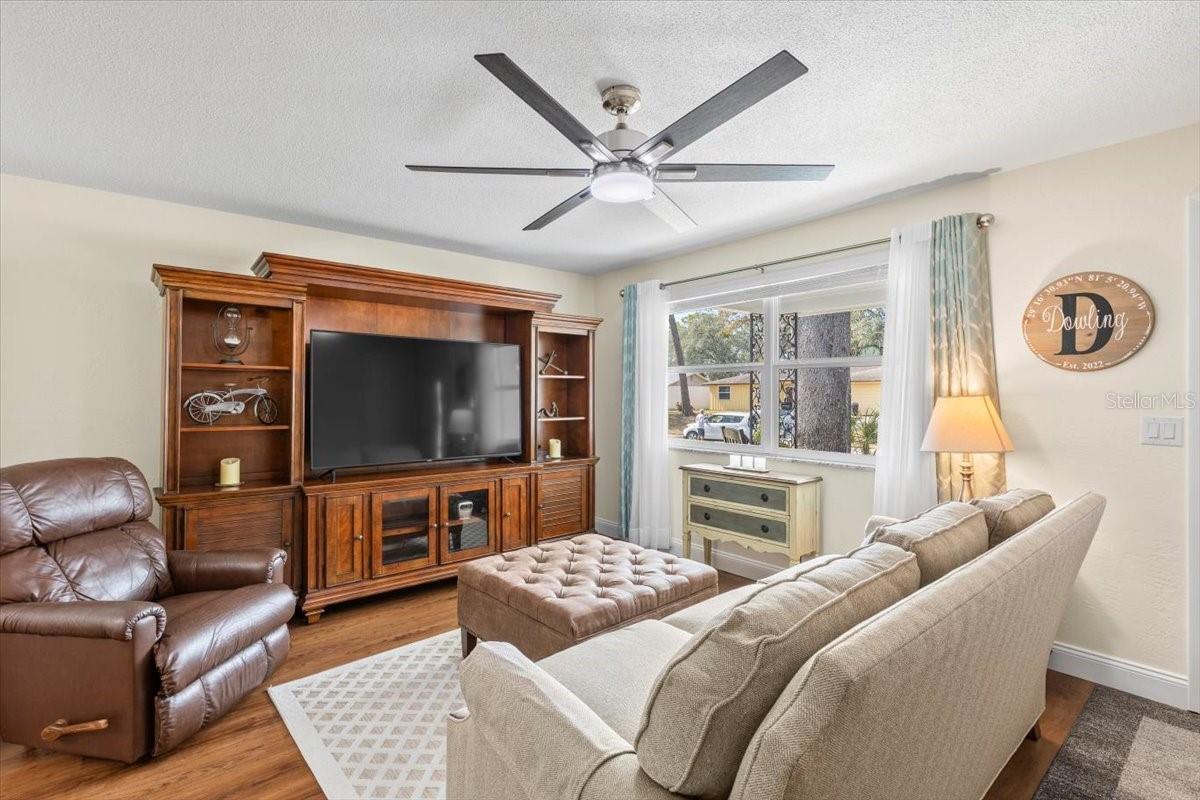 Image 5 of 49 For 31 Brookwood Drive