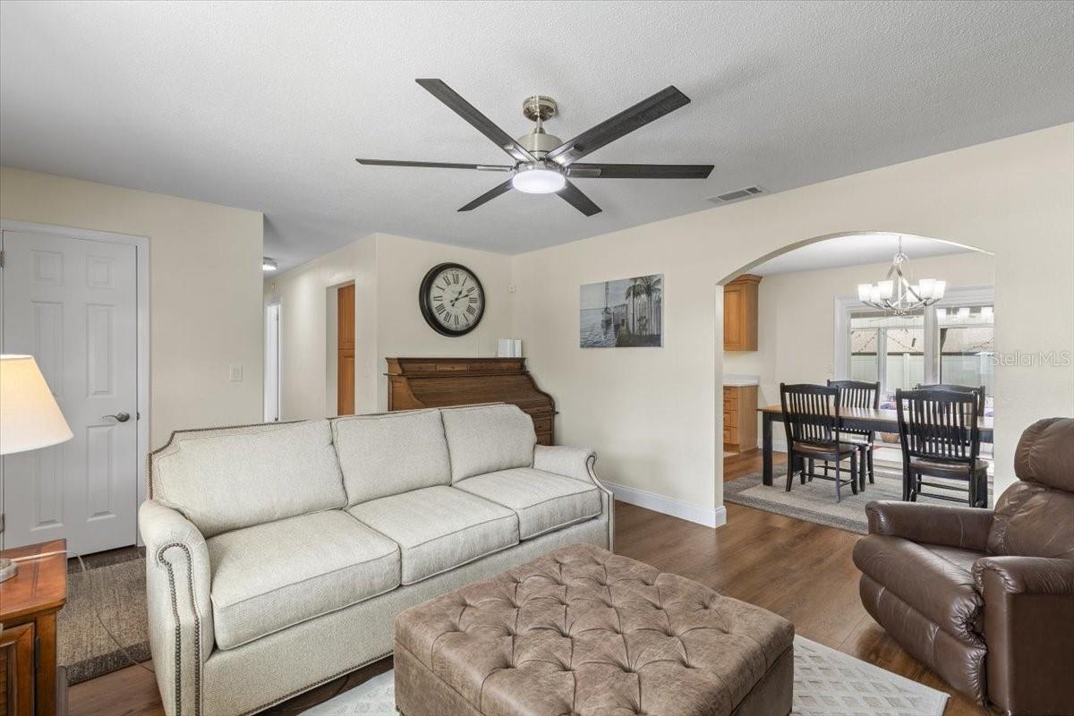 Image 6 of 49 For 31 Brookwood Drive