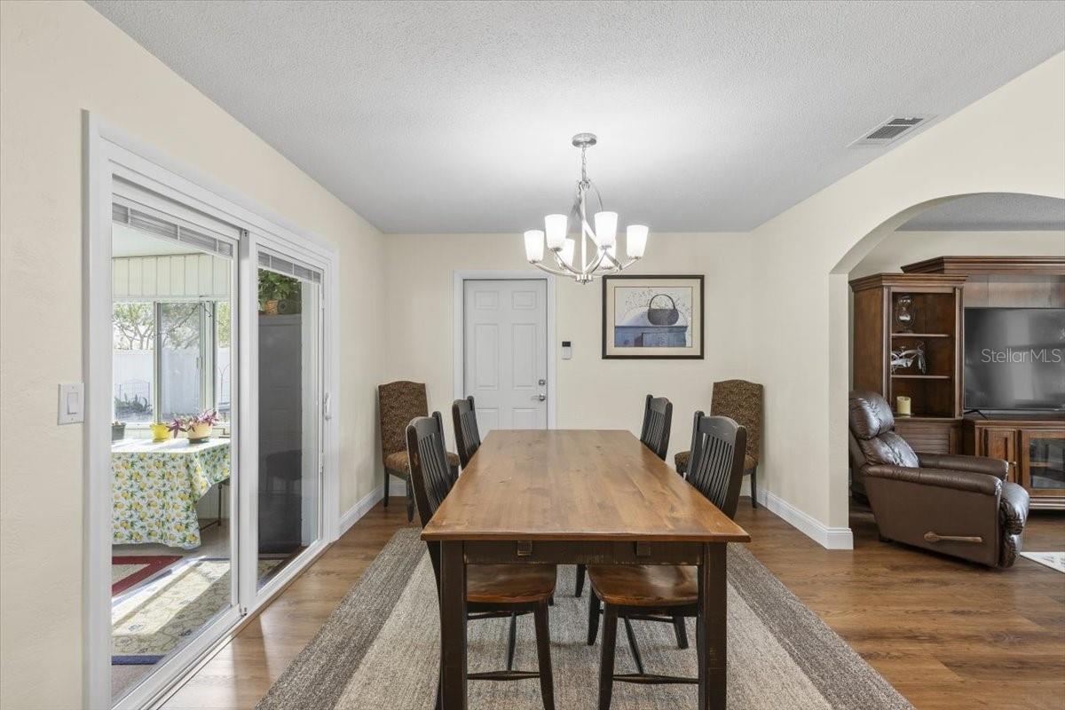 Image 8 of 49 For 31 Brookwood Drive