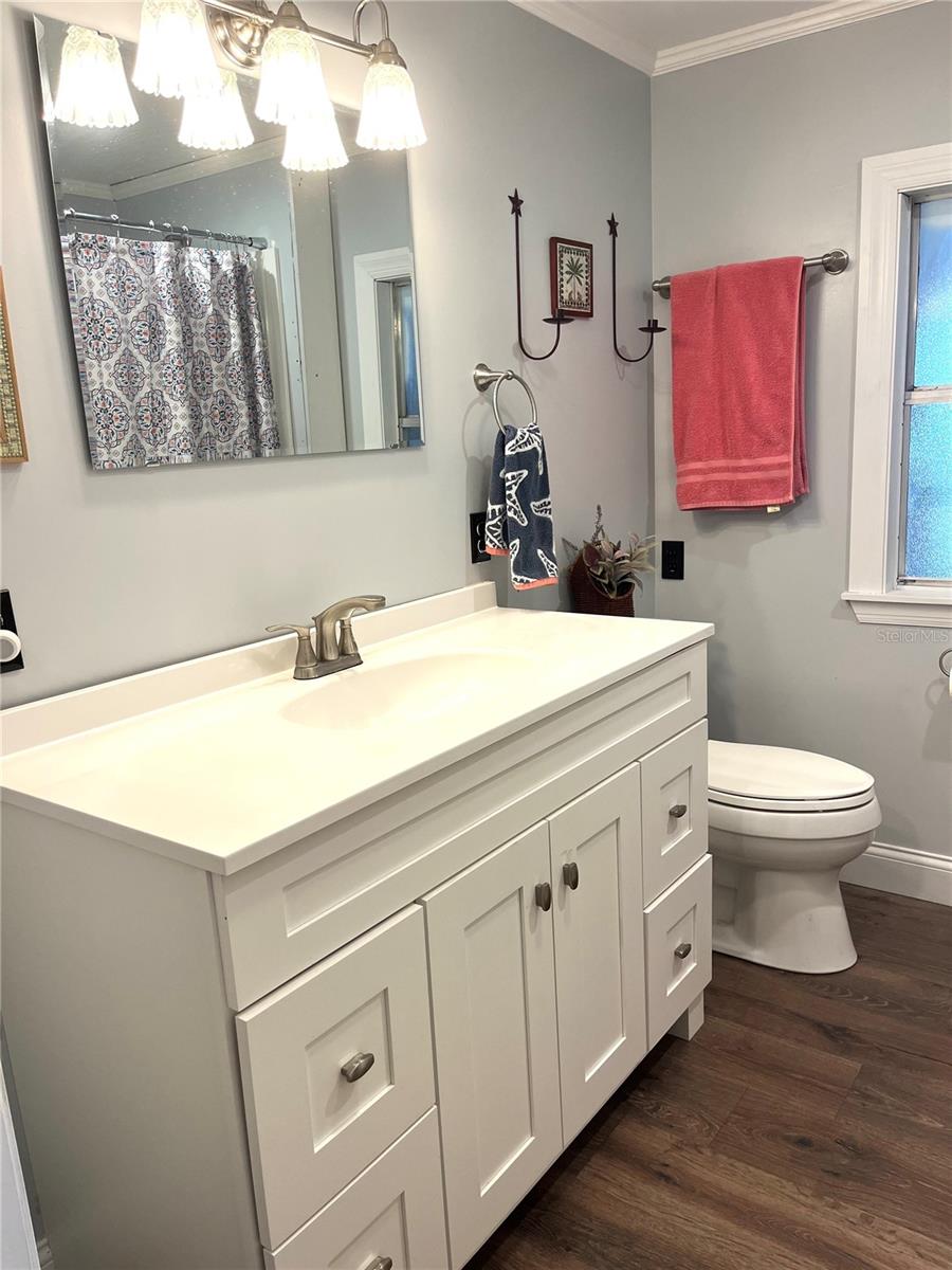 Image 28 of 53 For 197 Monitor Drive