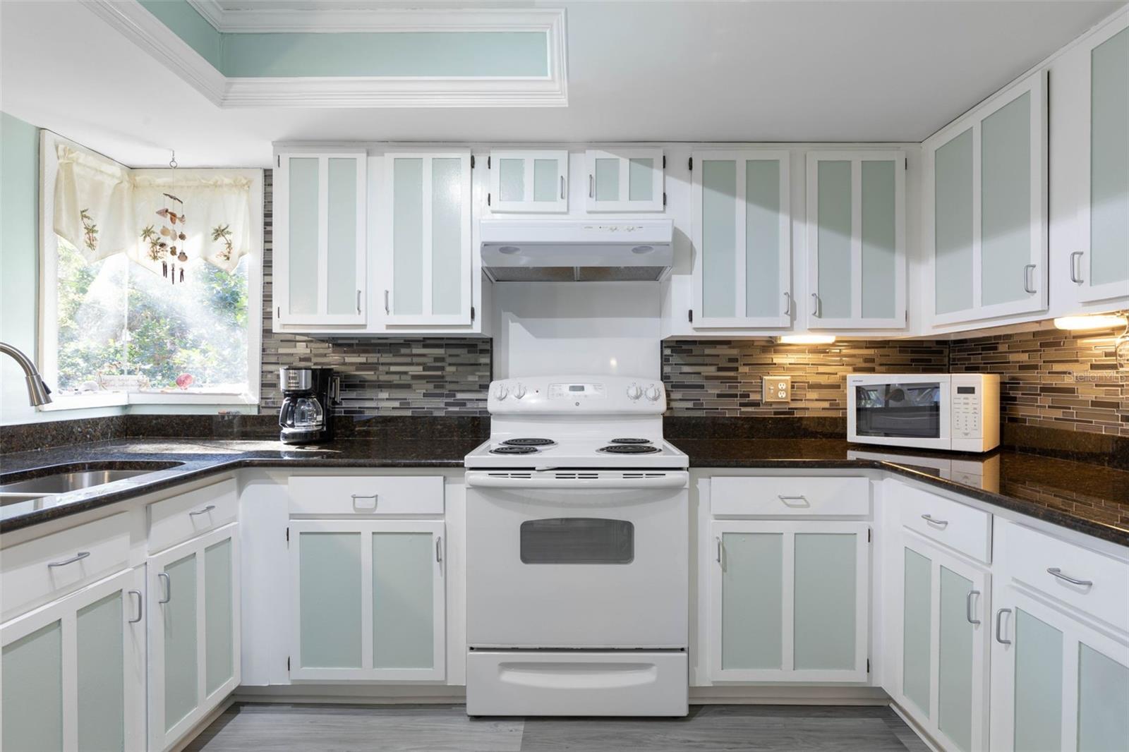 Image 14 of 48 For 24 Fairways Circle 24