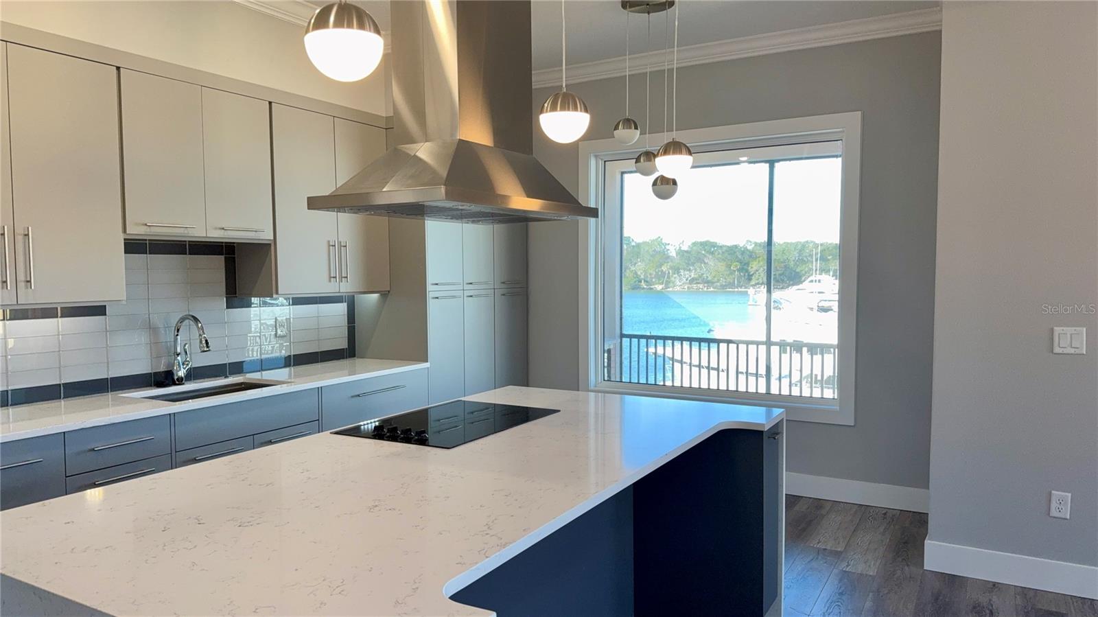 Image 11 of 30 For 142 Harbor Village Point S