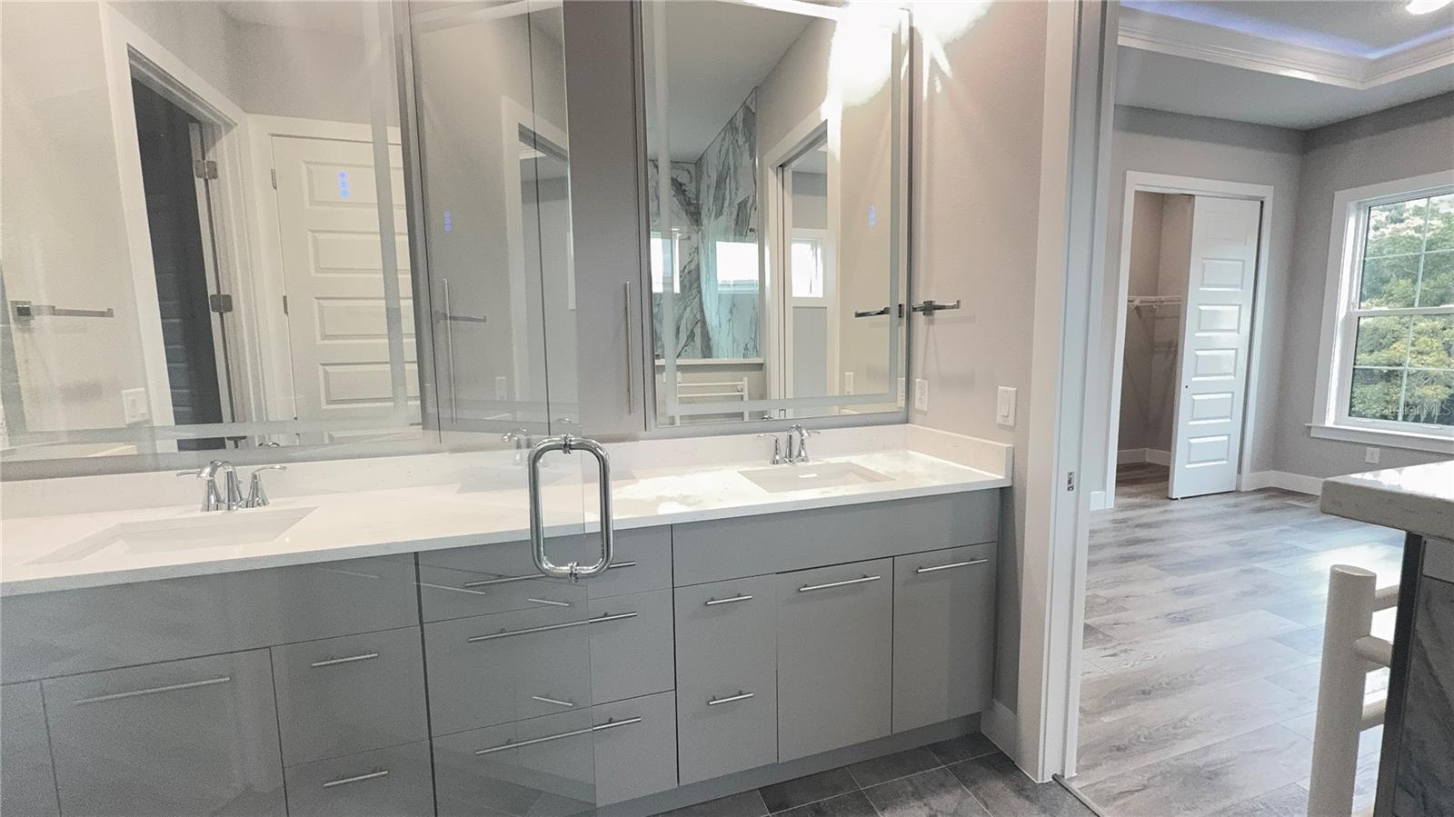 Image 15 of 30 For 142 Harbor Village Point S