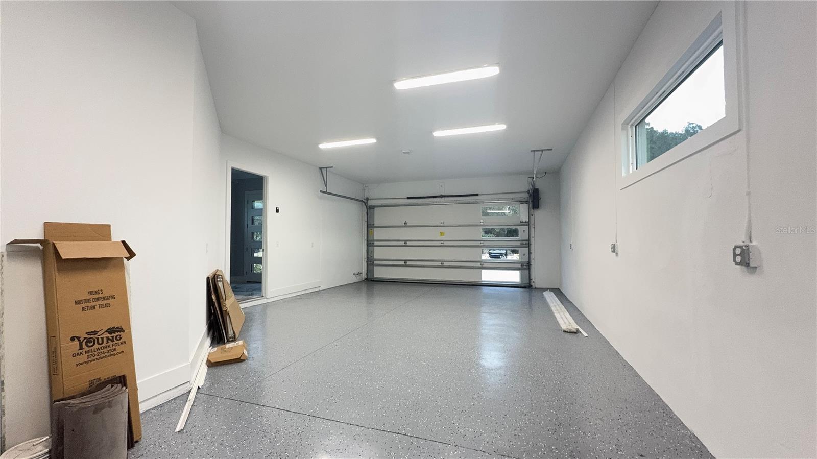 Image 24 of 30 For 142 Harbor Village Point S