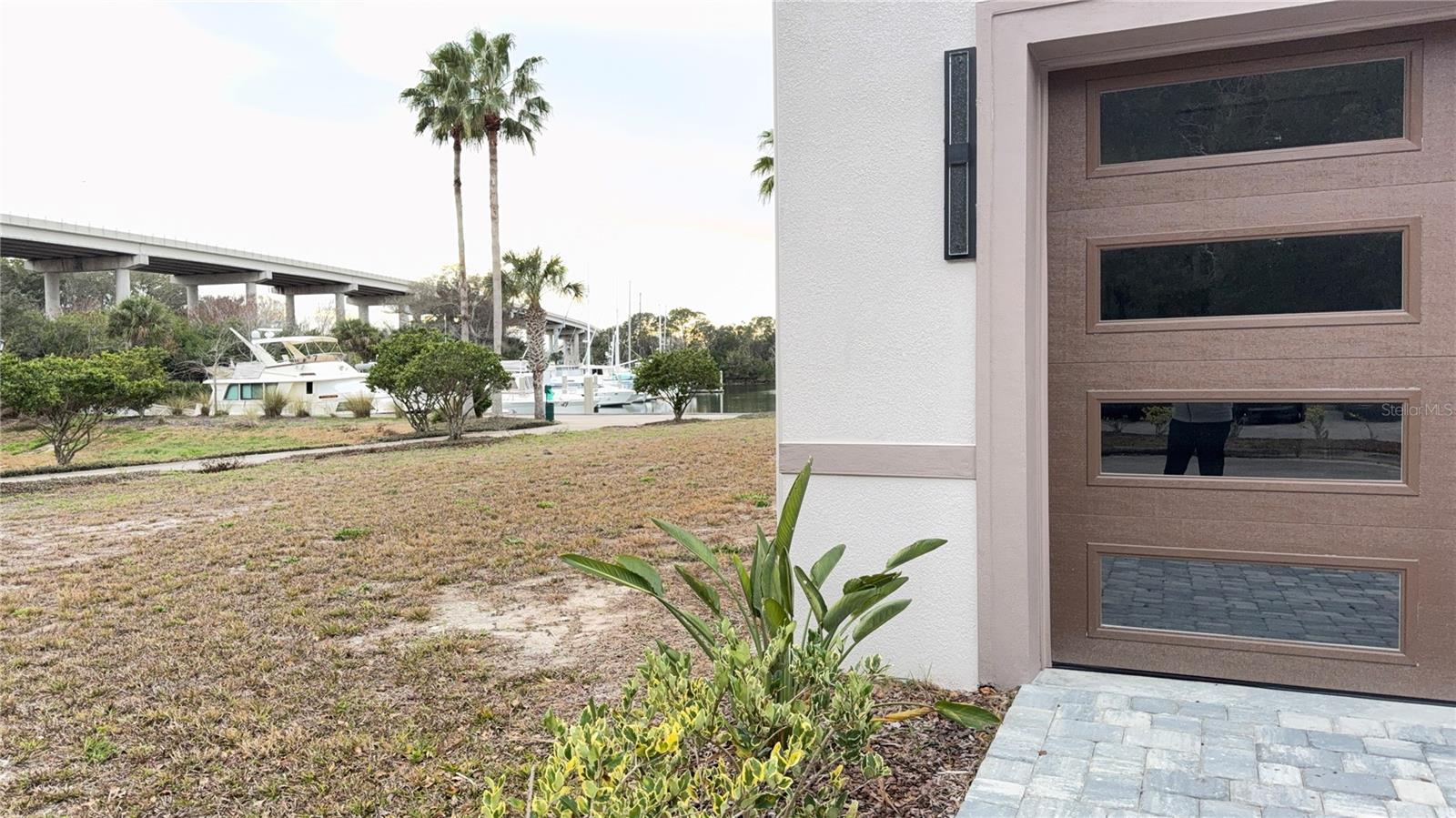 Image 27 of 30 For 142 Harbor Village Point S