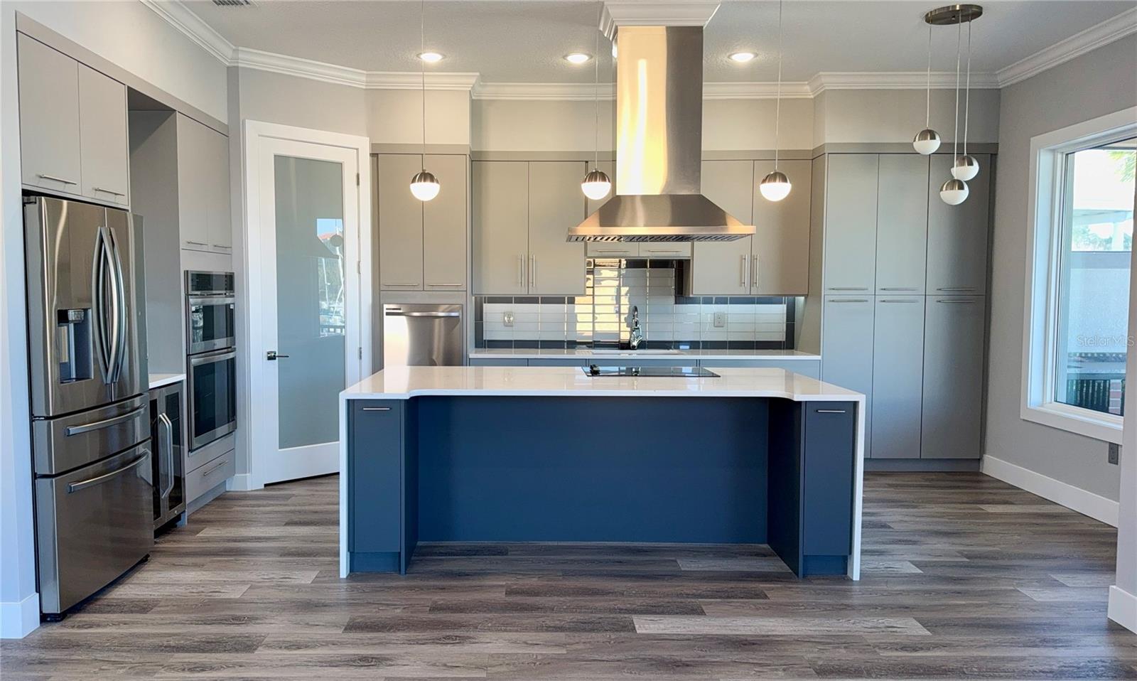 Image 7 of 30 For 142 Harbor Village Point S