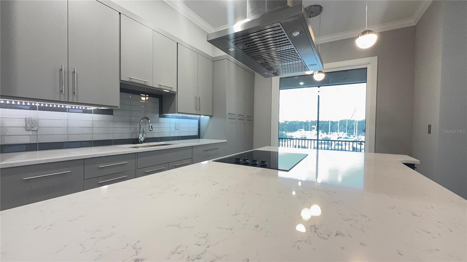 Image 8 of 30 For 142 Harbor Village Point S