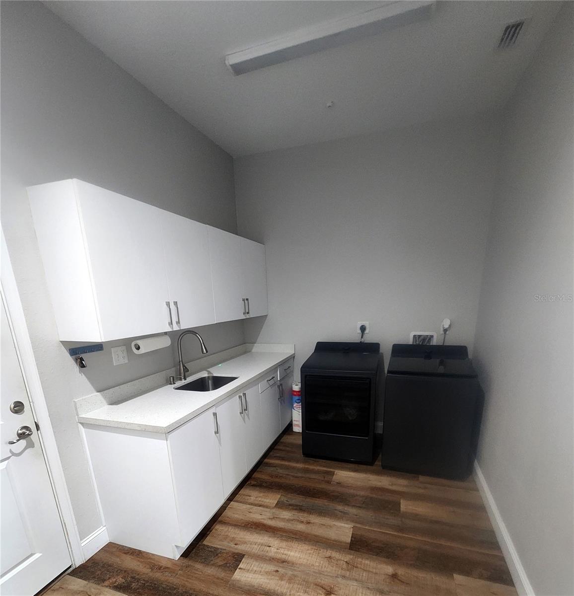 Image 29 of 32 For 43 Fenimore Lane