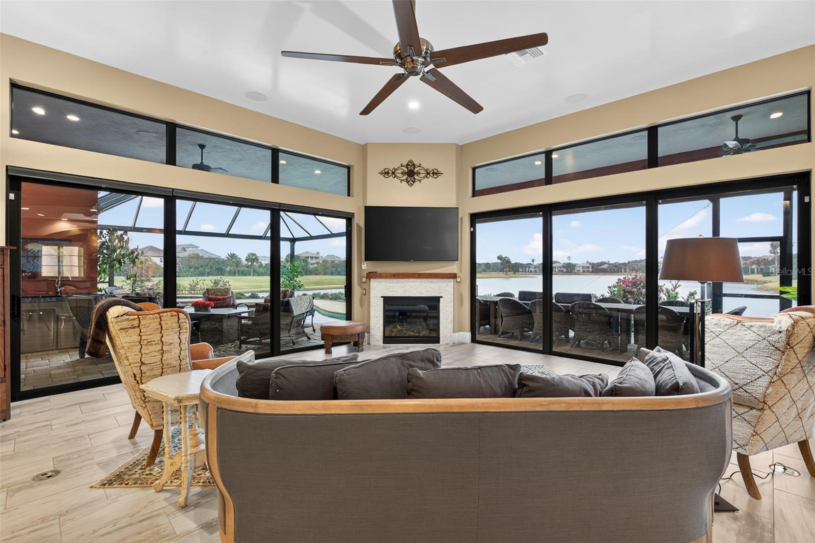 Image 19 of 71 For 27 Las Palmas Way