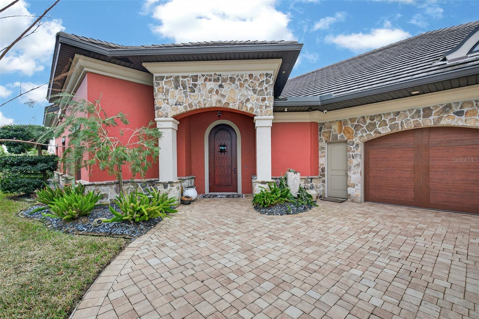 Image 2 of 71 For 27 Las Palmas Way