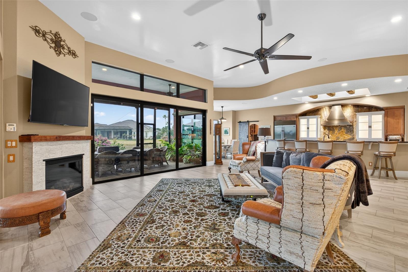 Image 21 of 71 For 27 Las Palmas Way