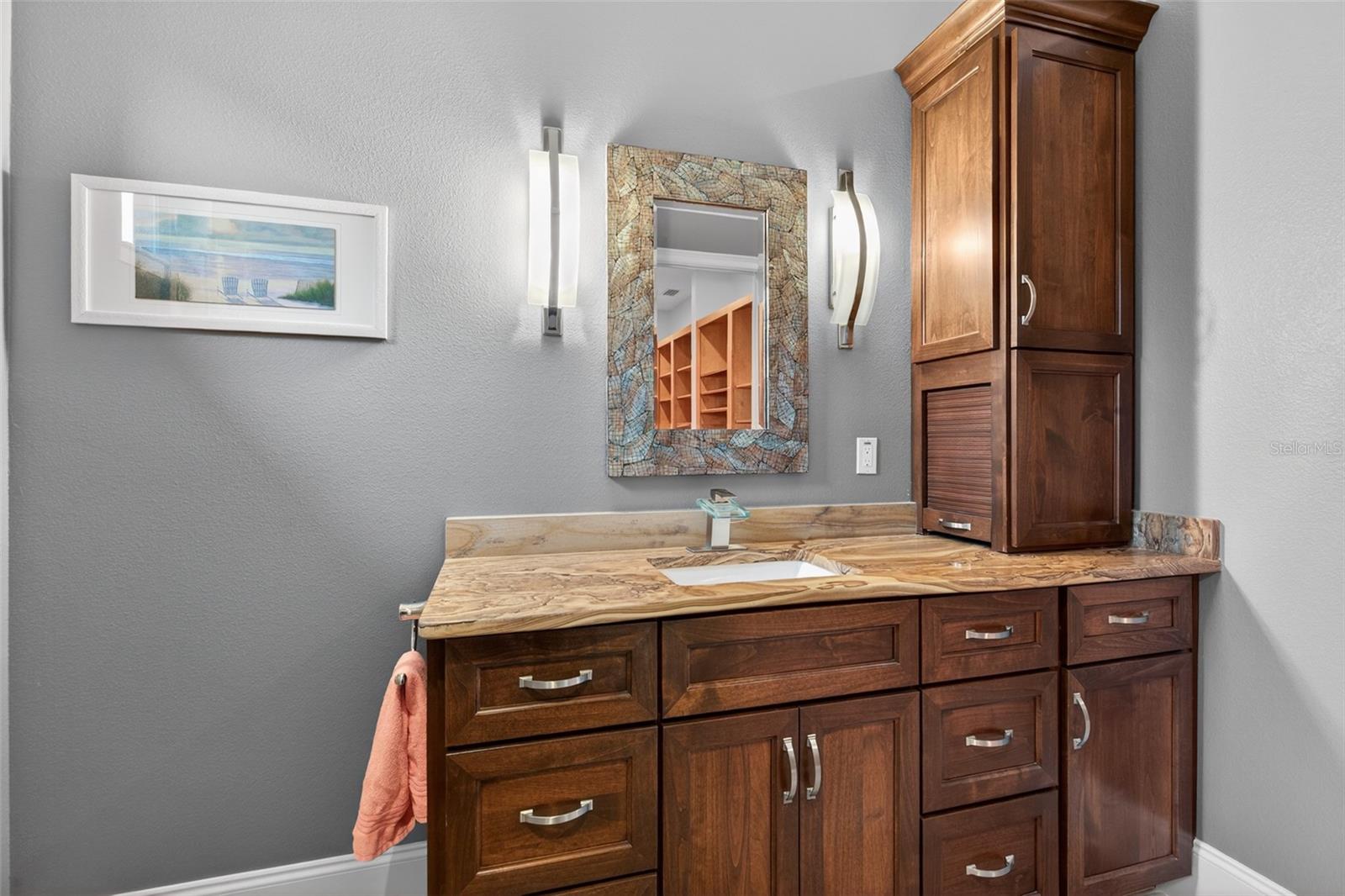 Image 32 of 71 For 27 Las Palmas Way