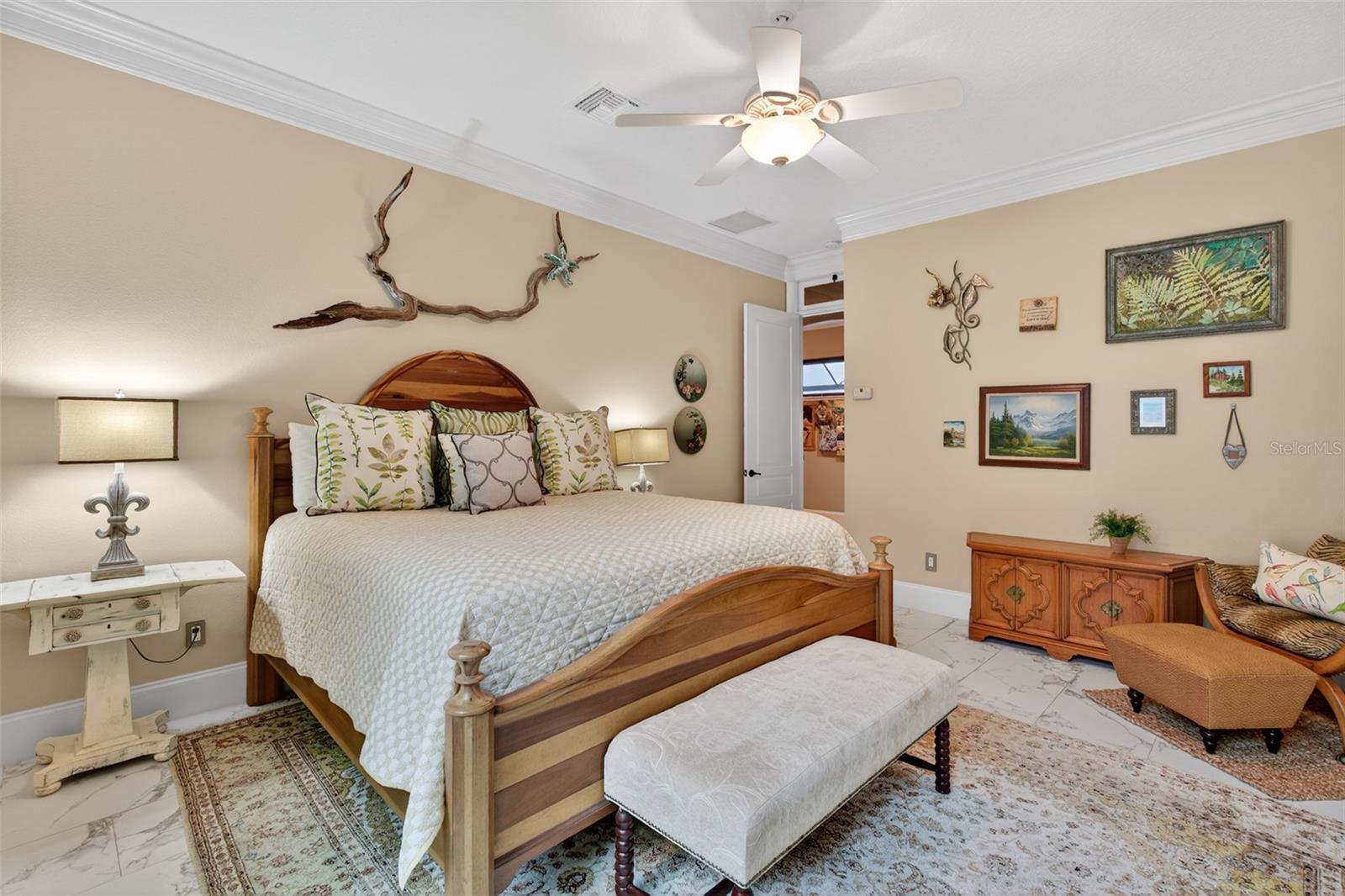 Image 34 of 71 For 27 Las Palmas Way