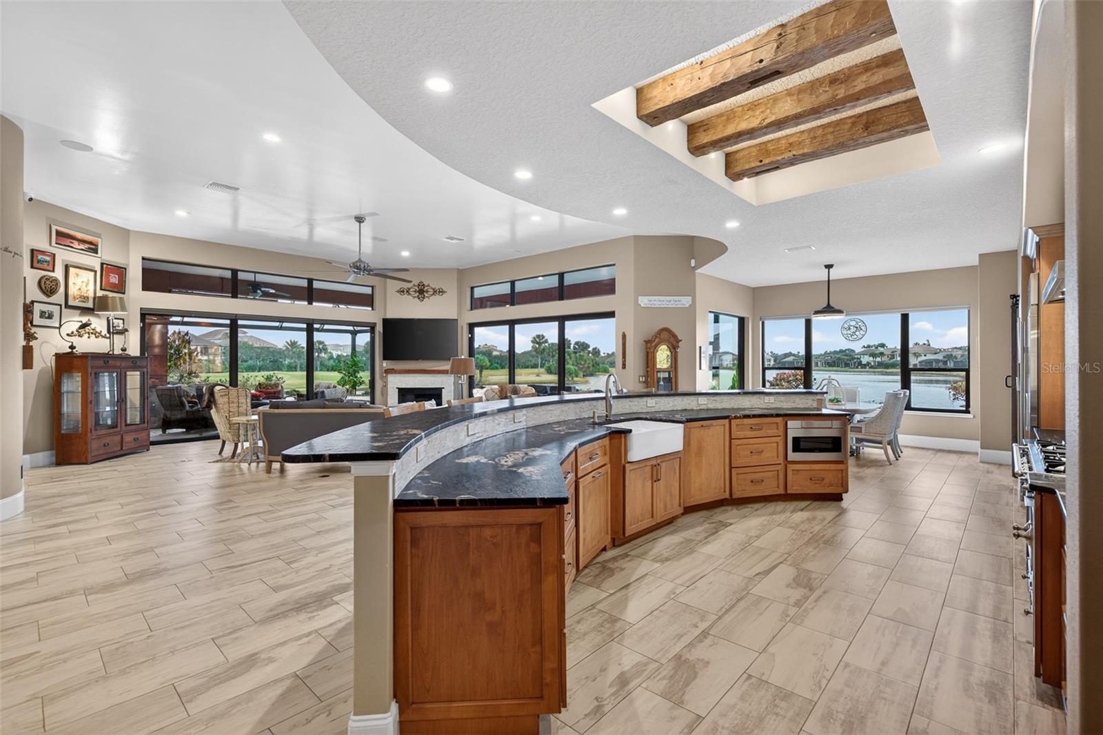 Image 7 of 71 For 27 Las Palmas Way