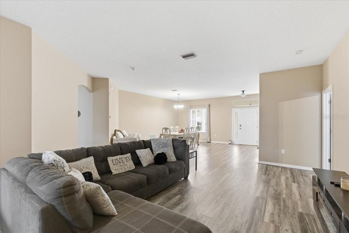 Image 15 of 50 For 5 Port Echo Place