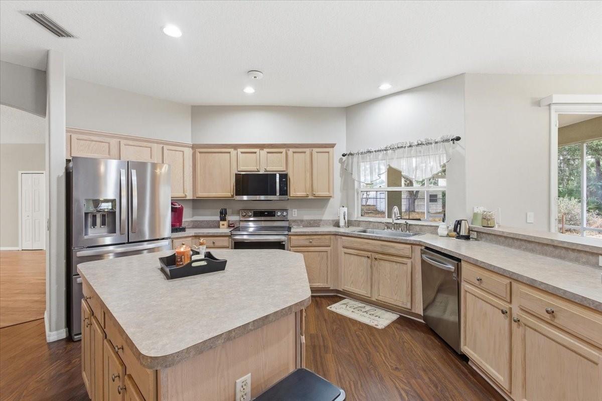 Image 25 of 50 For 5 Port Echo Place