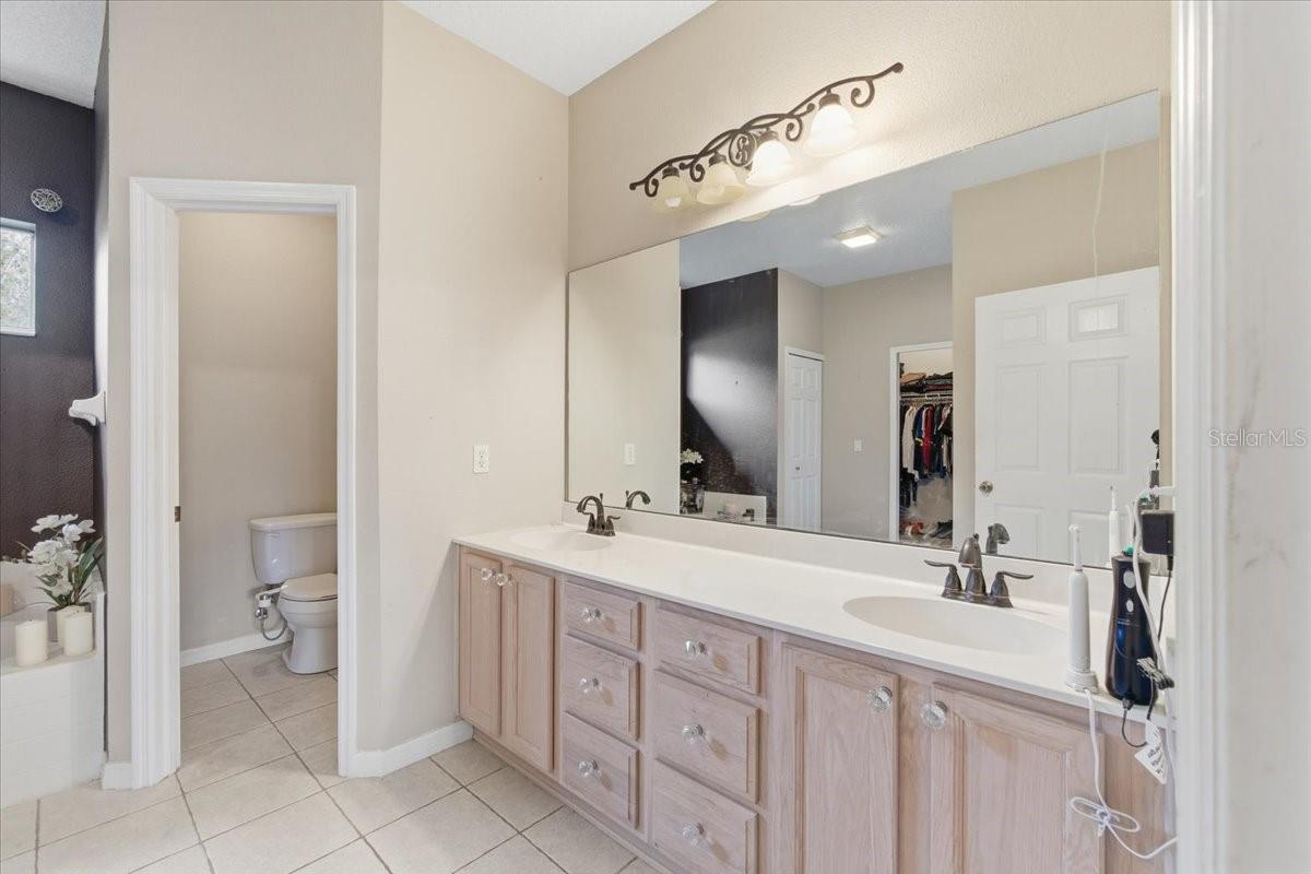 Image 37 of 50 For 5 Port Echo Place