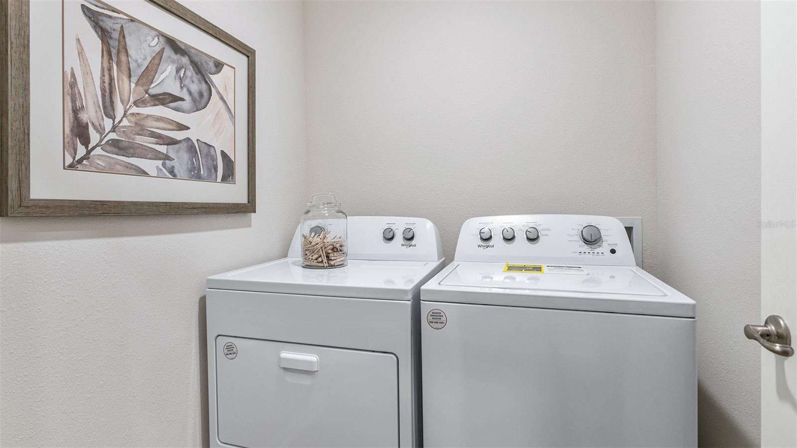 Image 11 of 38 For 33 Green Circle