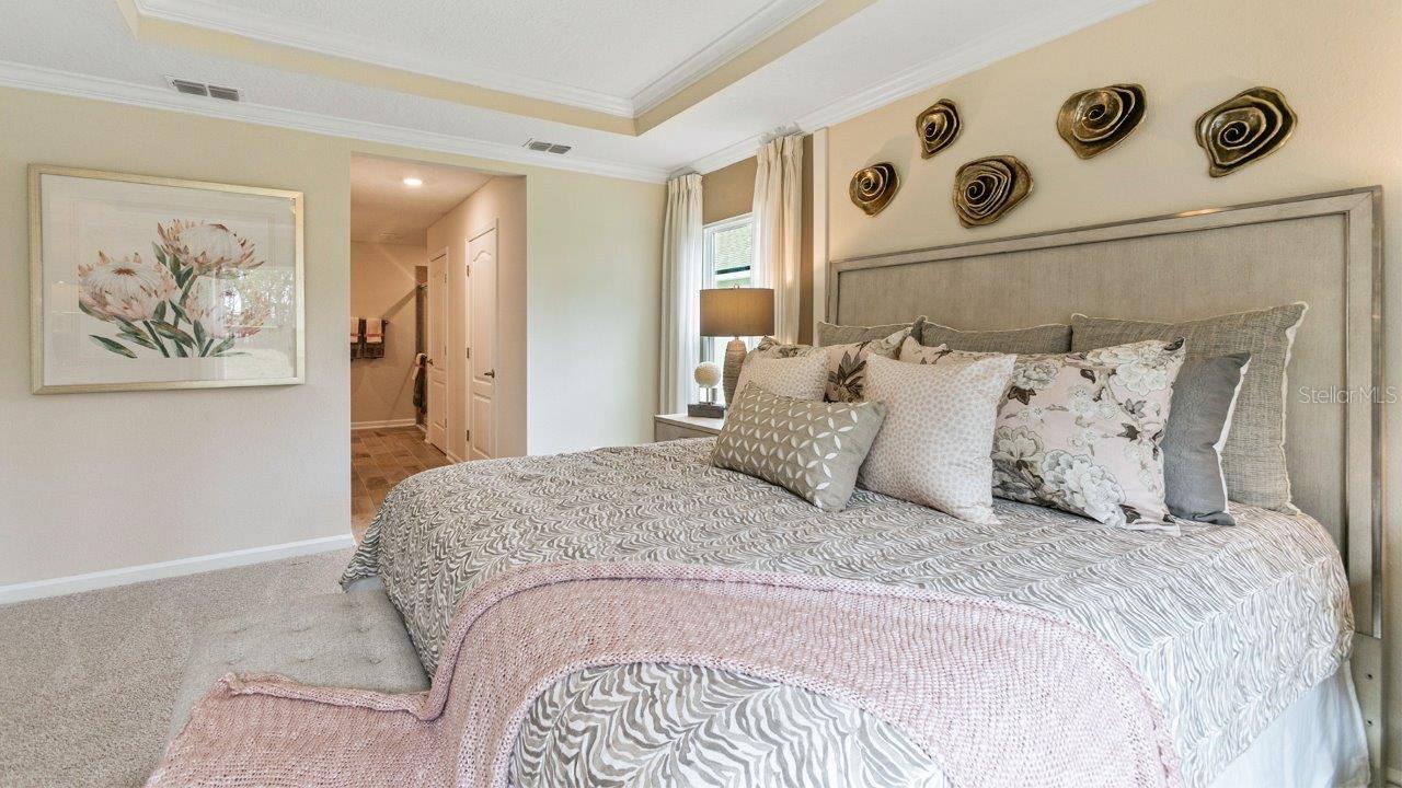 Image 18 of 38 For 33 Green Circle