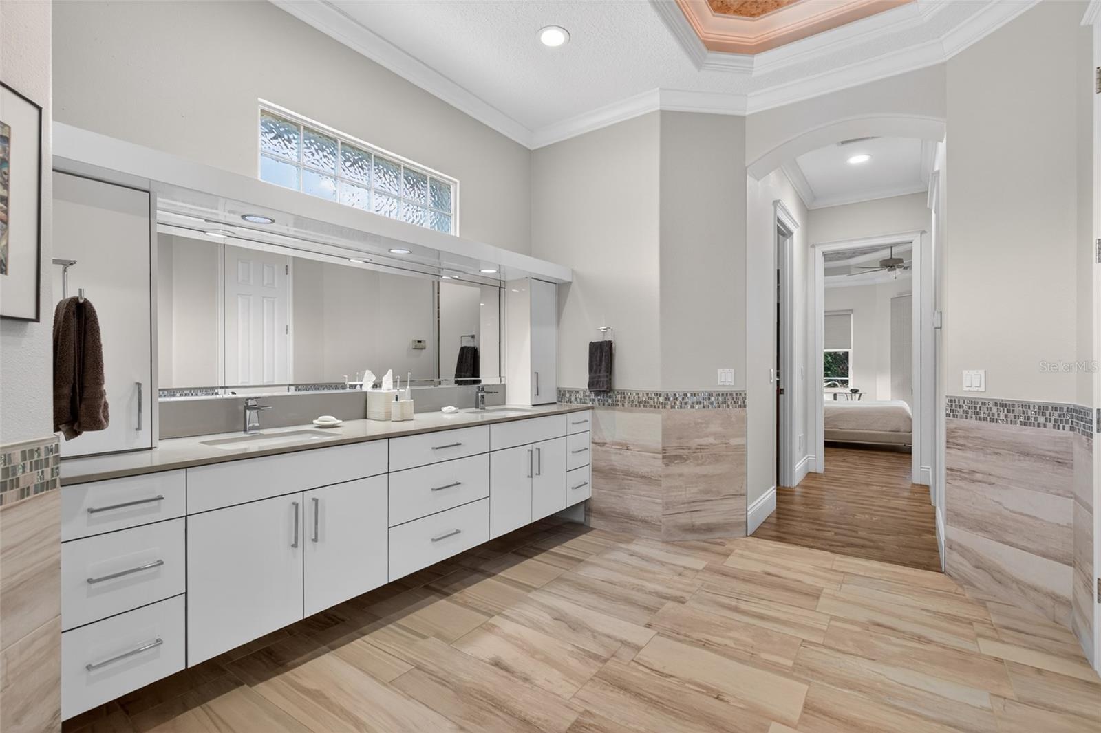 Image 33 of 79 For 5 Avenue Monet